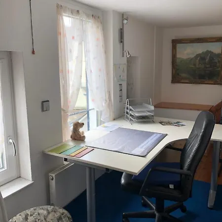 Gemuetliches In Mit Garten-, Kuechennutzung Und Arbeitsplatz ווינינגן