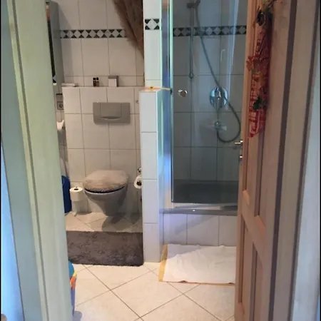 Gemuetliches In Mit Garten-, Kuechennutzung Und Arbeitsplatz *